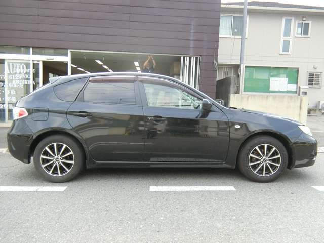 2010 Subaru Impreza Hatchback – thumbnail 4