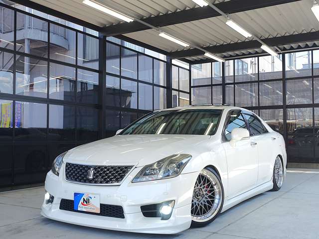 2011 Toyota Crown Athlete – thumbnail 3