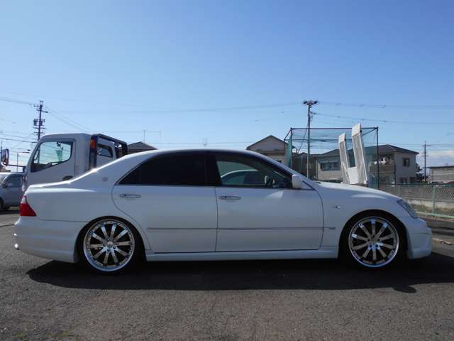 2006 Toyota Crown Royal – thumbnail 4