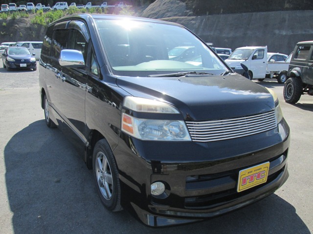 2006 Toyota Voxy