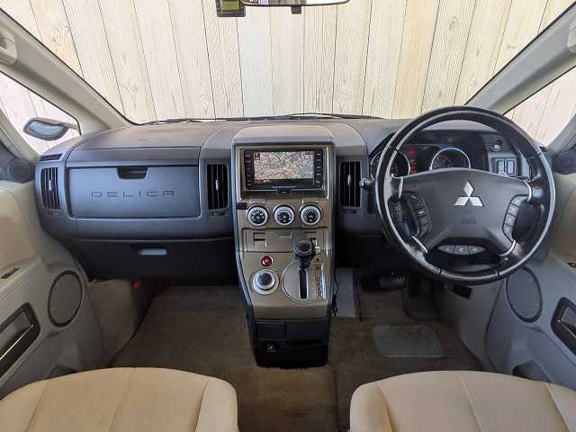 2007 Mitsubishi Delica D:5 – thumbnail 2