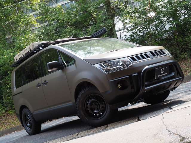 2010 Mitsubishi Delica D:5 – thumbnail 2