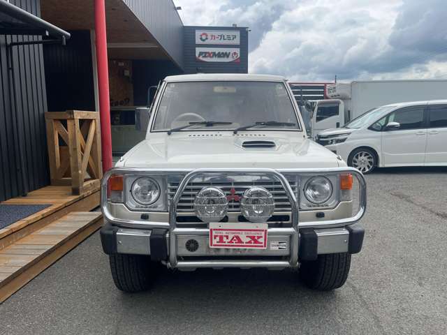 1990 Mitsubishi Pajero – thumbnail 2