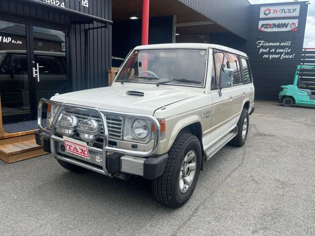 1990 Mitsubishi Pajero – thumbnail 3