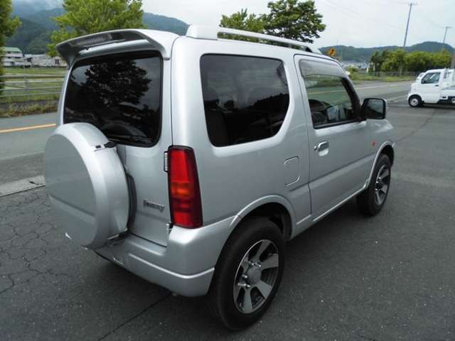 2009 Suzuki Jimny – thumbnail 4