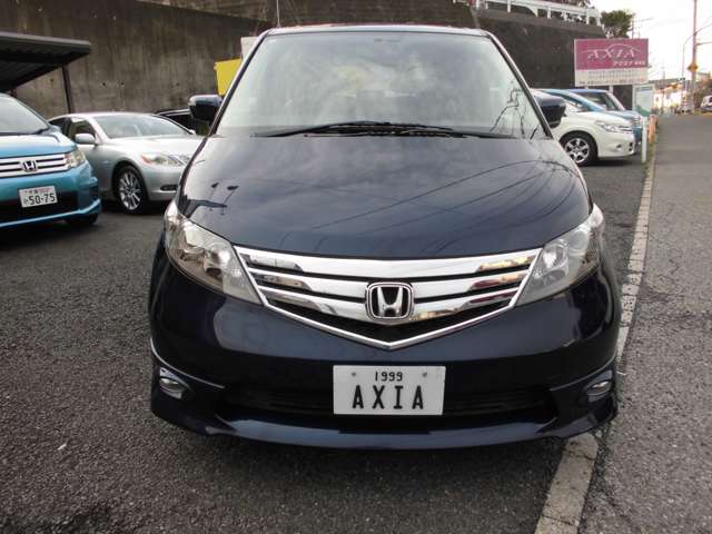 2010 Honda Elysion – thumbnail 2