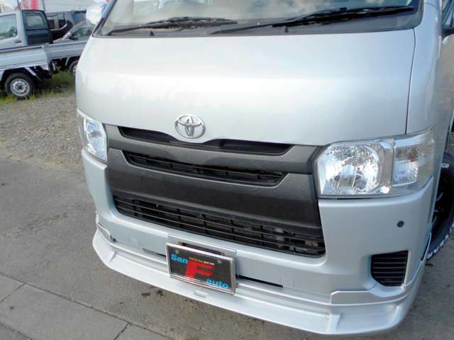 2006 Toyota Hiace – thumbnail 2