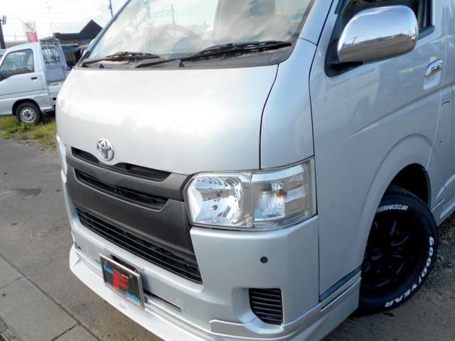 2006 Toyota Hiace – thumbnail 3