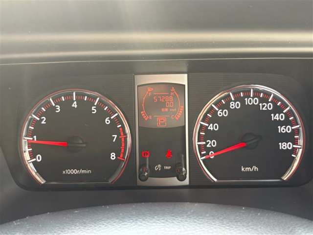 2010 Nissan Serena – thumbnail 4
