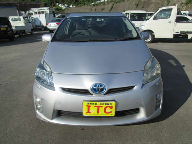 2010 Toyota Prius – thumbnail 2