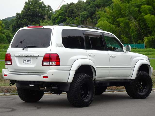 2004 Toyota Land Cruiser 100 – thumbnail 2