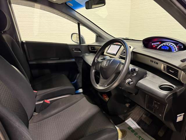 2010 Honda Freed Spike – thumbnail 3
