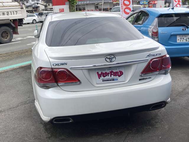 2010 Toyota Crown Athlete – thumbnail 4