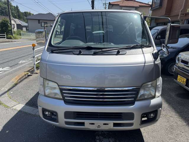 2004 Nissan Caravan Coach – thumbnail 3