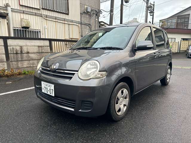 2010 Toyota Sienta – thumbnail 2