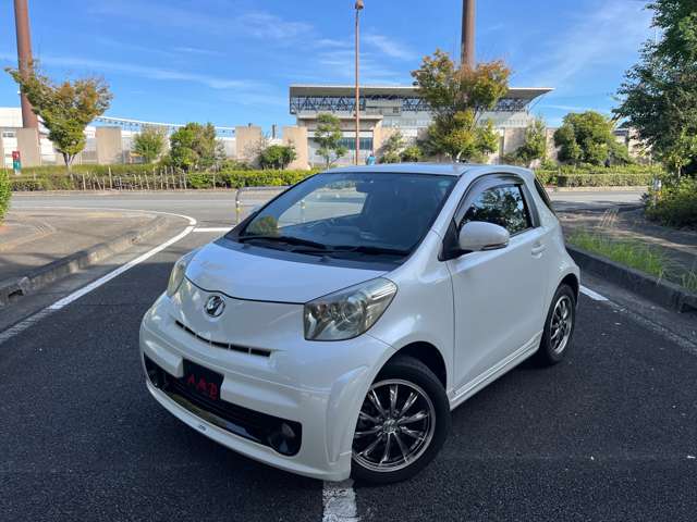 2009 Toyota iQ – thumbnail 2