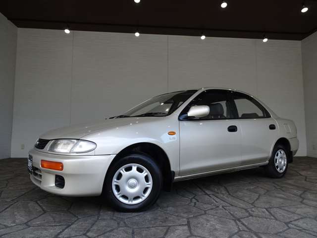1995 Mazda Familia Sedan – thumbnail 2