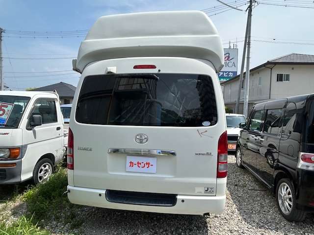 2009 Toyota Hiace – thumbnail 4