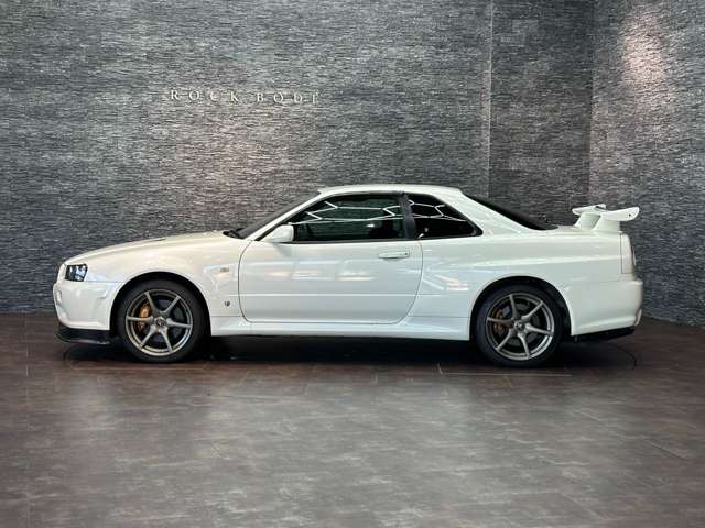 2001 Nissan Skyline GT-R – thumbnail 3