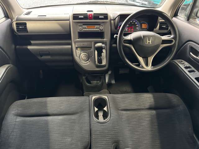 2010 Honda Zest – thumbnail 2