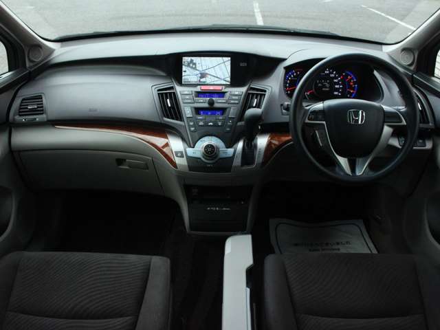 2010 Honda Odyssey – thumbnail 4