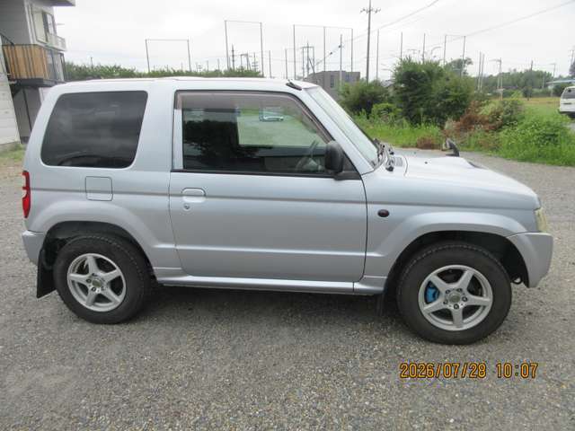 2009 Nissan Kix – thumbnail 3