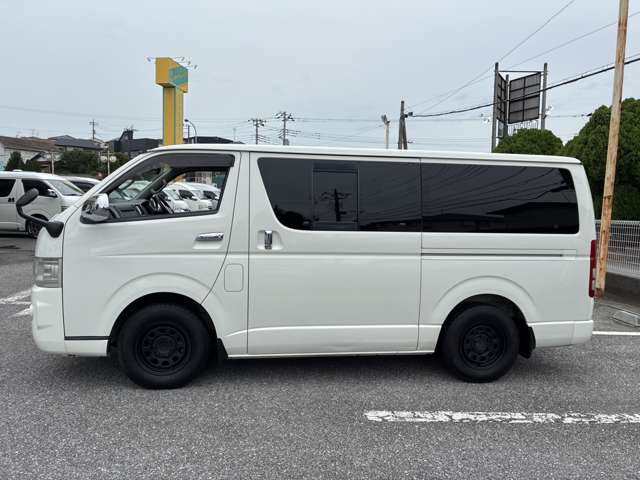 2009 Toyota Hiace – thumbnail 4