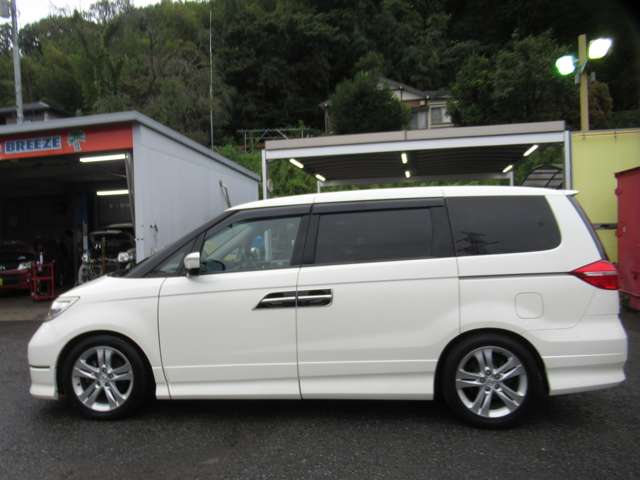 2010 Honda Elysion – thumbnail 3