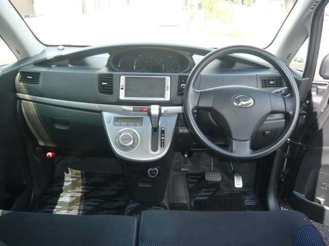 2010 Daihatsu Move – thumbnail 3