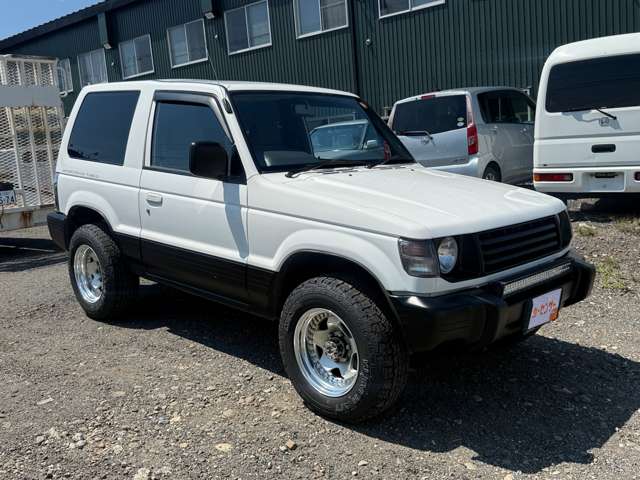 1991 Mitsubishi Pajero – thumbnail 3