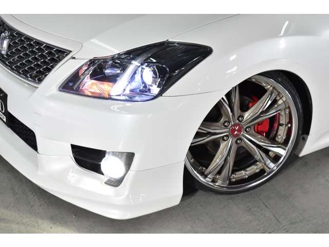 2010 Toyota Crown Athlete – thumbnail 3