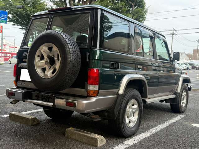 2004 Toyota Land Cruiser 70 – thumbnail 4