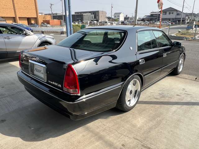 1997 Toyota Crown Majesta – thumbnail 3