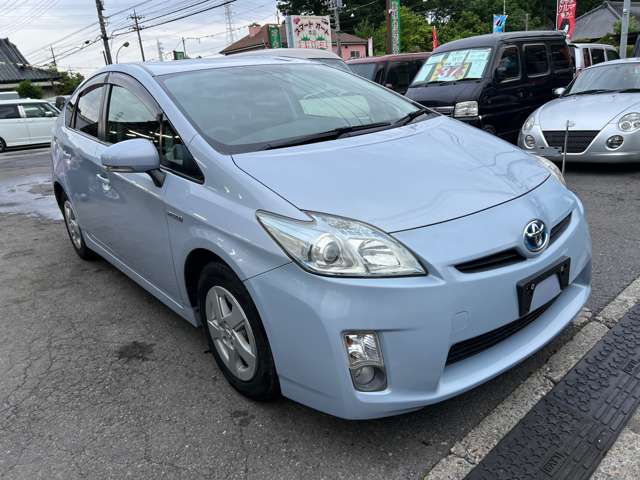 2011 Toyota Prius – thumbnail 2