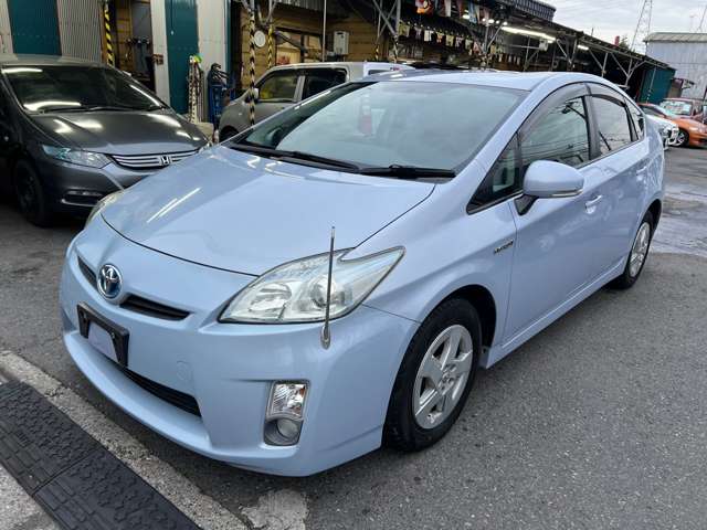2011 Toyota Prius – thumbnail 3