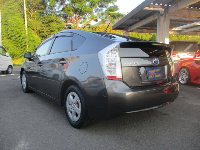2011 Toyota Prius – thumbnail 4