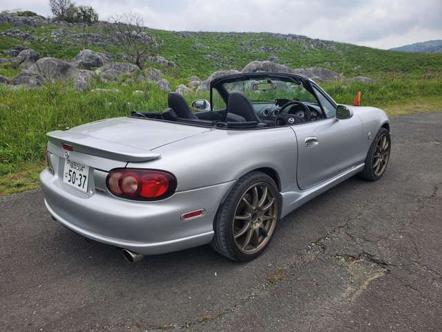 2004 Mazda Roadster – thumbnail 4