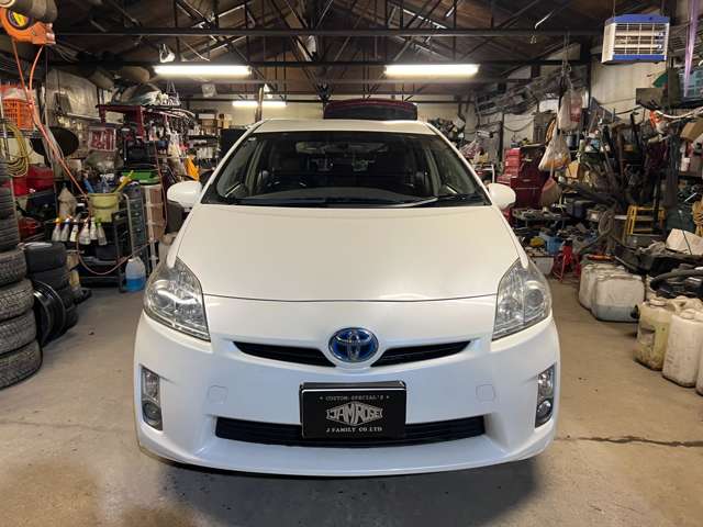 2010 Toyota Prius – thumbnail 2