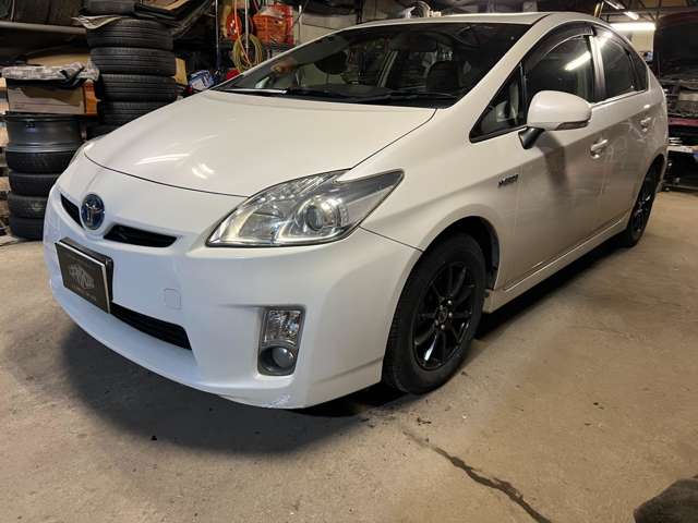 2010 Toyota Prius – thumbnail 3
