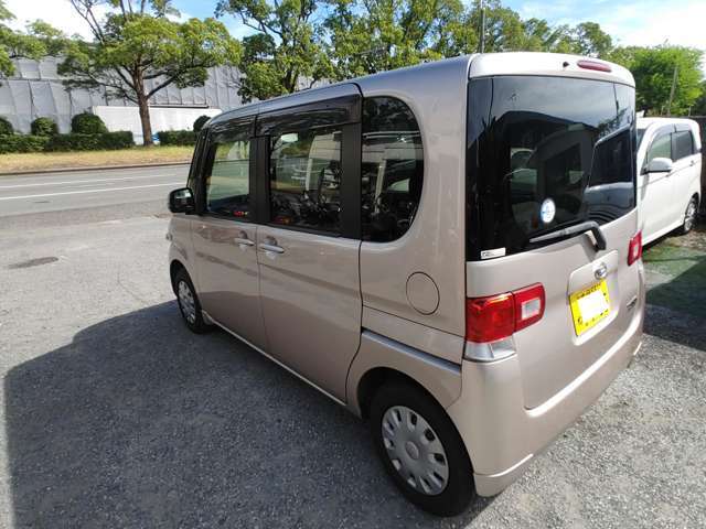 2010 Daihatsu Tanto – thumbnail 2