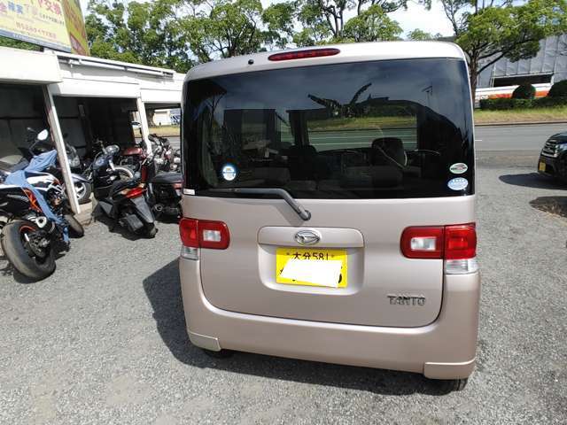 2010 Daihatsu Tanto – thumbnail 3