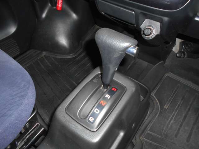 2010 Honda Vamos – thumbnail 4