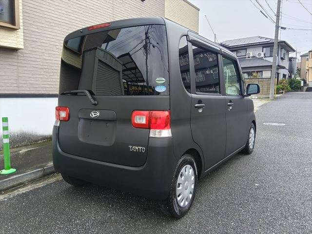 2010 Daihatsu Tanto – thumbnail 4