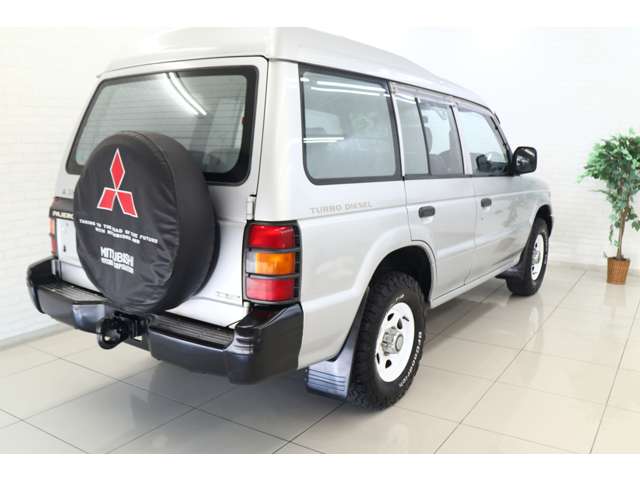 1992 Mitsubishi Pajero – thumbnail 3