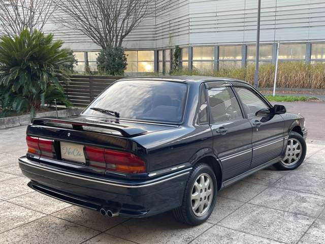 1990 Mitsubishi Galant – thumbnail 2