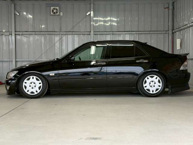 2004 Toyota Altezza – thumbnail 3