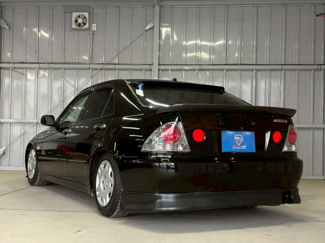 2004 Toyota Altezza – thumbnail 4