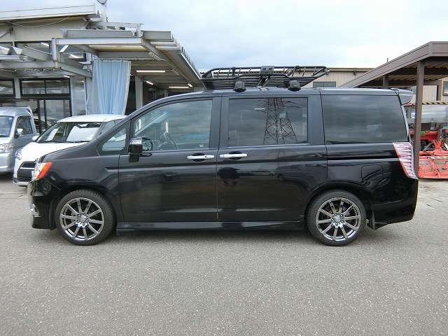 2010 Honda Stepwgn – thumbnail 3