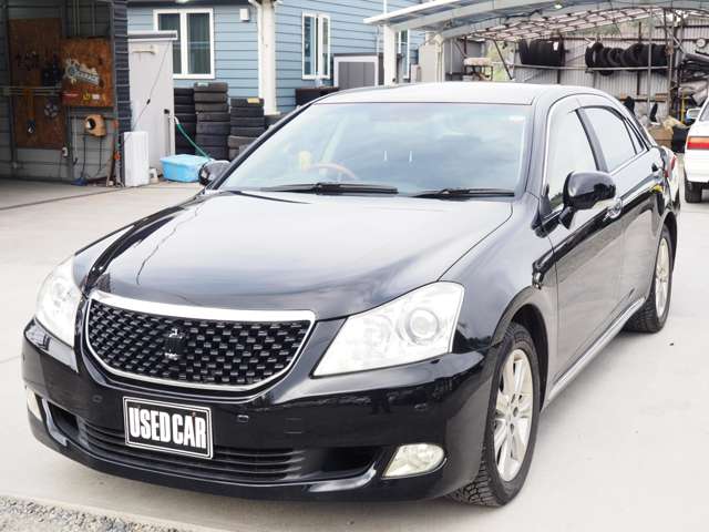 2010 Toyota Crown Majesta – thumbnail 3