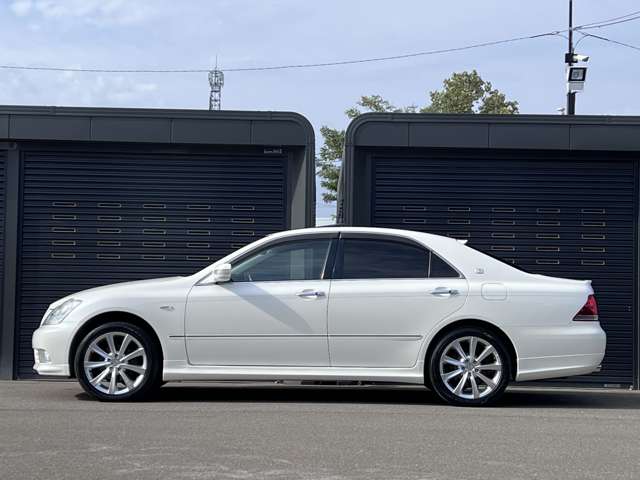 2005 Toyota Crown Athlete – thumbnail 4